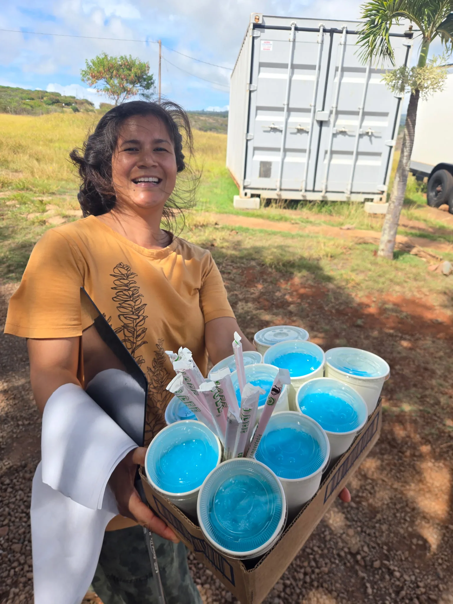 Cold drinks for the keiki on a hot Molokaʻi morning.